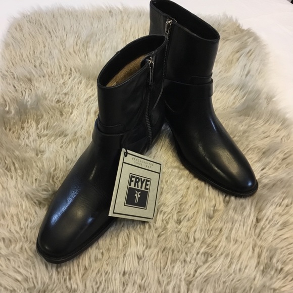 NWOB Frye Dara Harness Short boots silver hardware - Picture 3 of 8